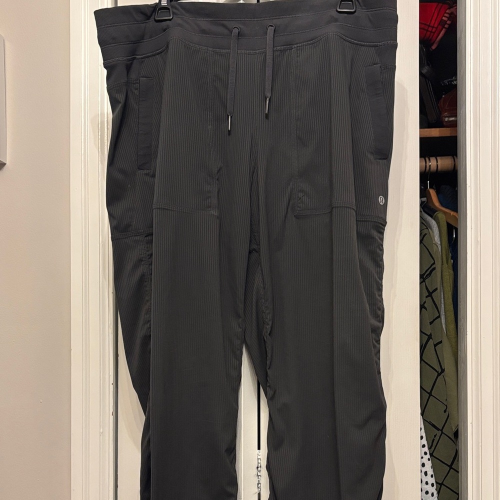 Ladies Lululemon athletica Charcoal Boot Cut Pants, Worn a few times